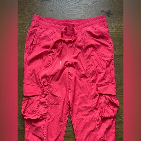 Lululemon Dance Studio Relaxed-Fit Mid-Rise Cargo Joggers Sakura Pink Size Large - Picture 4 of 15